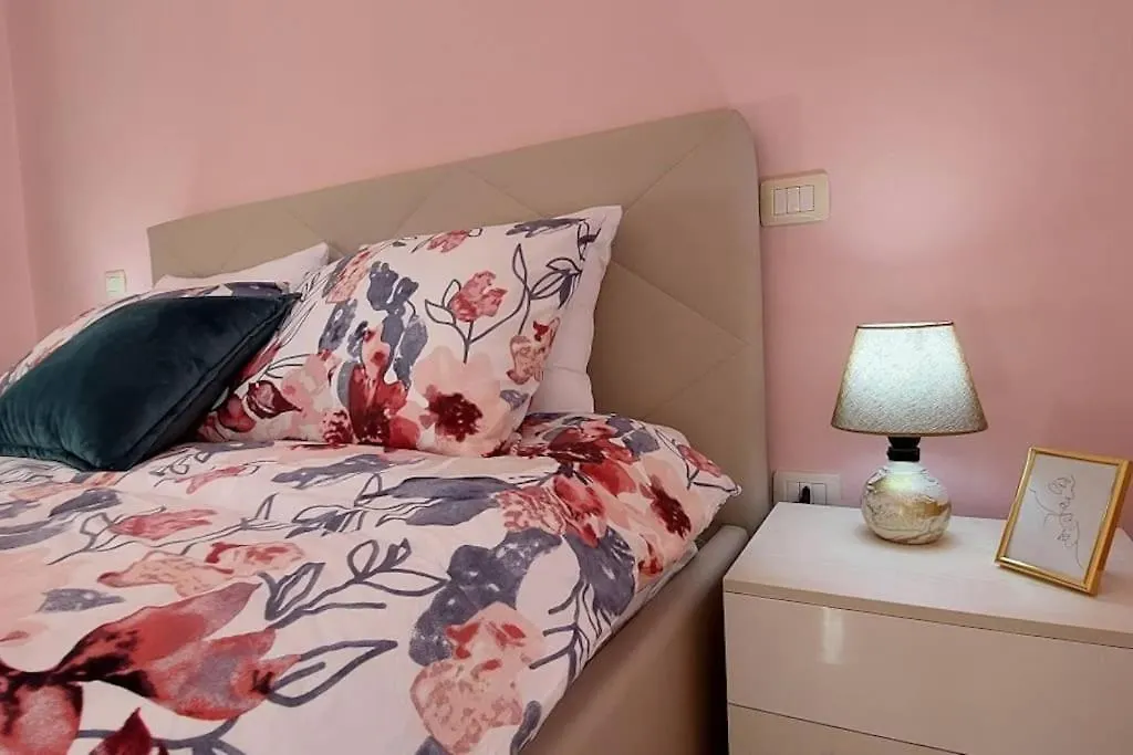 Cozy Sunlit Apartment With Scenic Balcony View Tirana 0*,  Albania