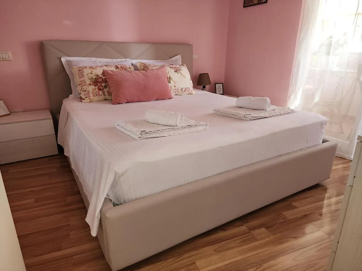 Cozy Sunlit Apartment With Scenic Balcony View Tirana